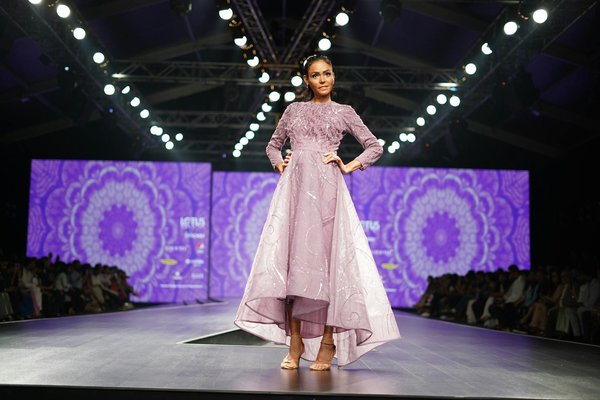 Descubra como adotar o estilo boho-chic de forma equilibrada e sofisticada